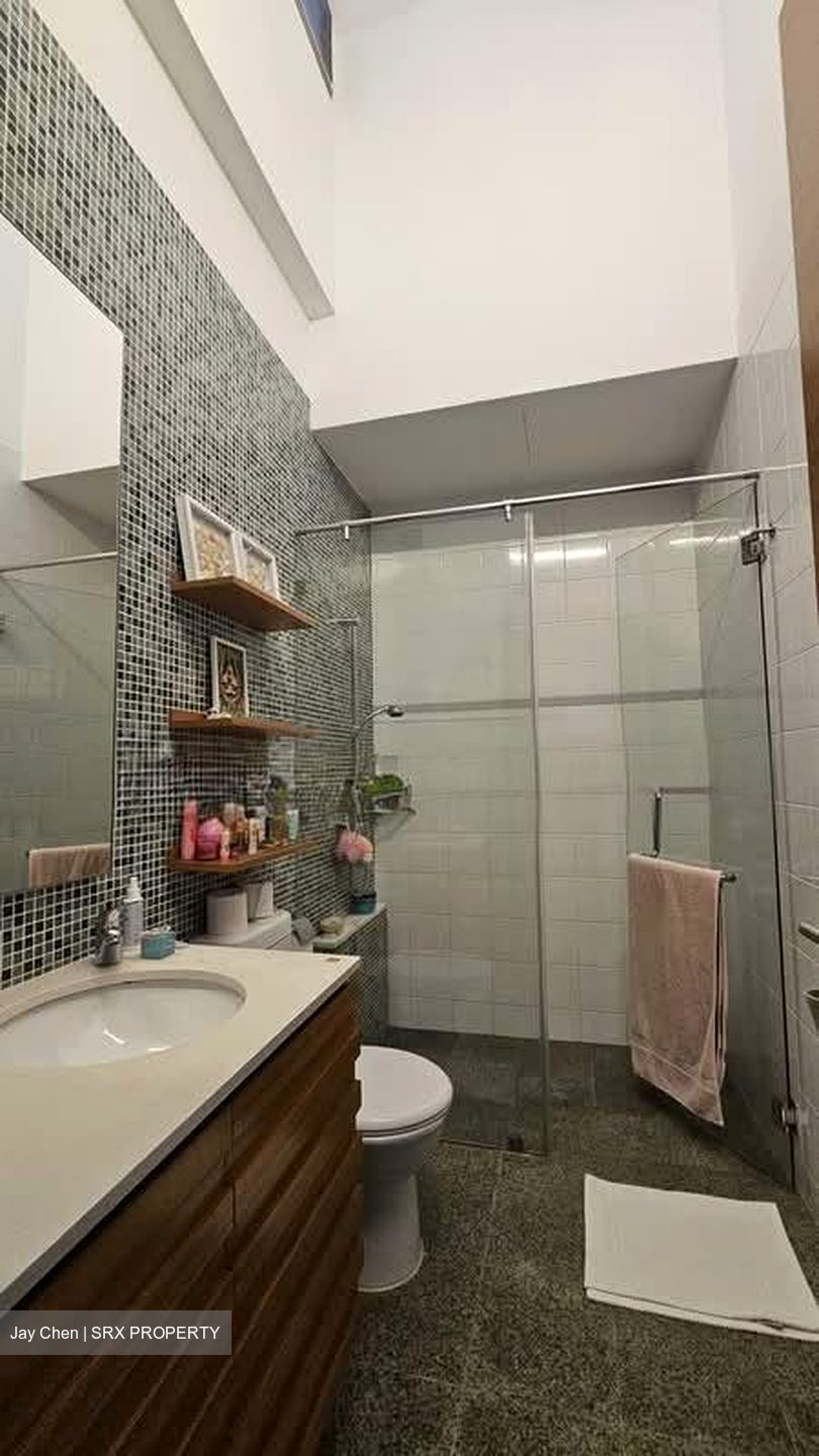 Upper Serangoon Road (D19), Terrace #581876441
